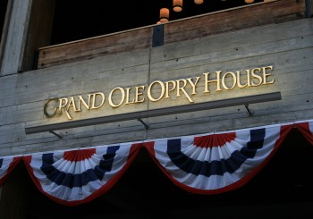 Grand_Ole_Opry_House_(entrance_sign)